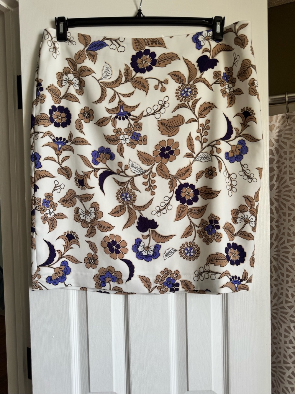 Ann Taylor White Floral Pencil Skirt with Brown and Purple Motif